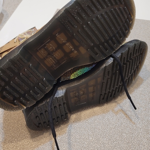 NWT Dr. Martens 1460 Rainbow Ray Sand Rainbow Ray UK 4 (US Women's 6) M - Picture 7 of 9